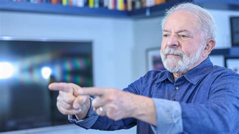 Lula promete isenção de Imposto de Renda para quem ganha até R 5 mil