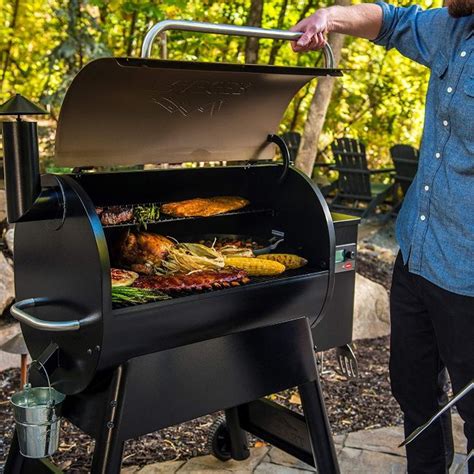 how to use a traeger wood pellet grill the ultimate guide