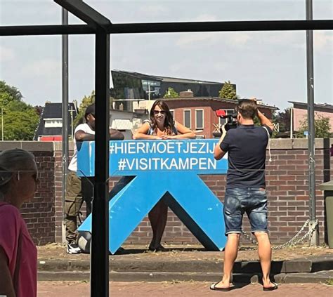 Pornoster Daphne Laat Maakt Pikante Opnames Onder De Stadsbrug In Kampen Update Rtv