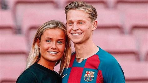 Clément lenglet fifa 16 career mode рейтинги игрока. Barcelona Players Wives and Girlfriends 2020: Barca WAGs!