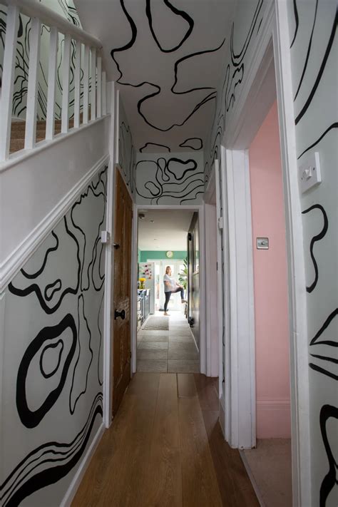 This Artists Uk Victorian Has A Must See Black And White Diy Hallway
