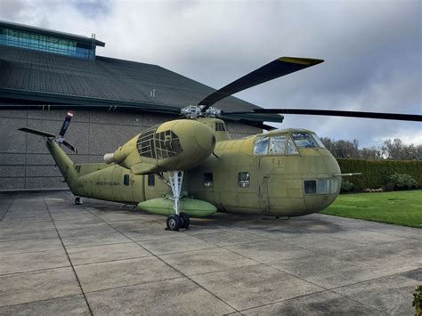 2468 Best Rhelicopters Images On Pholder A Ch 47 Chinook Carrying A