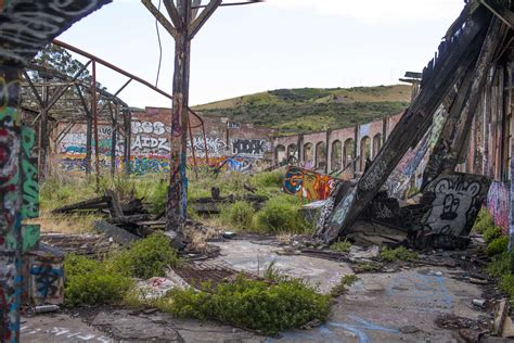 Abandoned Bayshore Train Yard Photos In San Francisco Thrillist