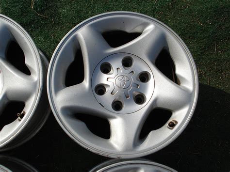 I upgraded my 2014 trail with the stock trd pro black rims and want to pass on my trail rims to another t4r owner. Toyota 4runner/Tacoma 16" Starfish Rim *Good Condition ...