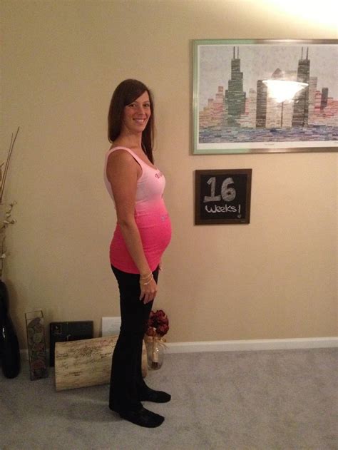 Twin Pregnancy Bump 16 Weeks