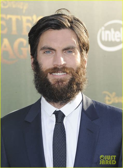 Wes Bentley Suits Up For Petes Dragon World Premiere Wes Bentley