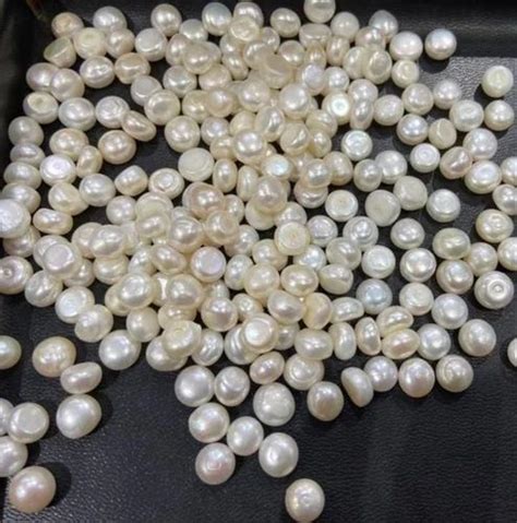 Creamish White Natural Freshwater Pearls Ct Ct At Rs Carat In