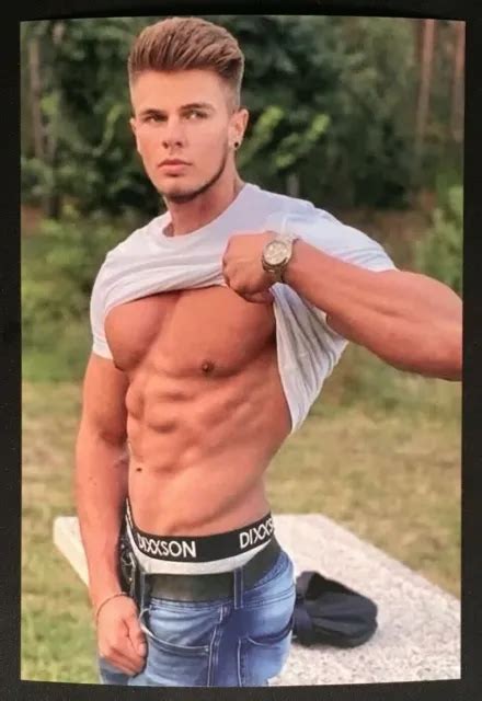 Photo Hot Sexy Stud Muscular Hunk Shirtless Male Carrying Bag Man X Picture Eur Picclick Fr