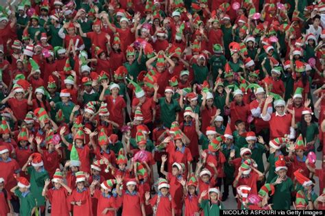 Thai Children Break World Record For Largest Gathering Of Christmas