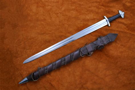 5 Lobe Viking Sword 1540 Darksword Armory