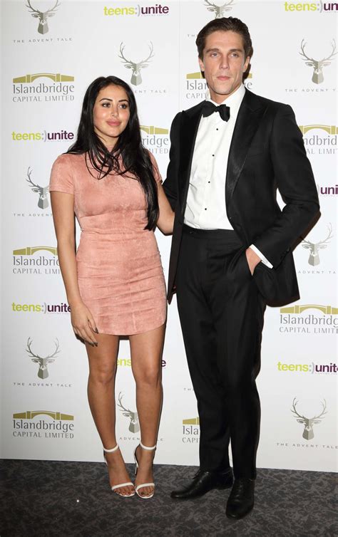 Marnie Simpson Teens Unites The Advent Tale In London Indian Girls Villa Celebs Beauty