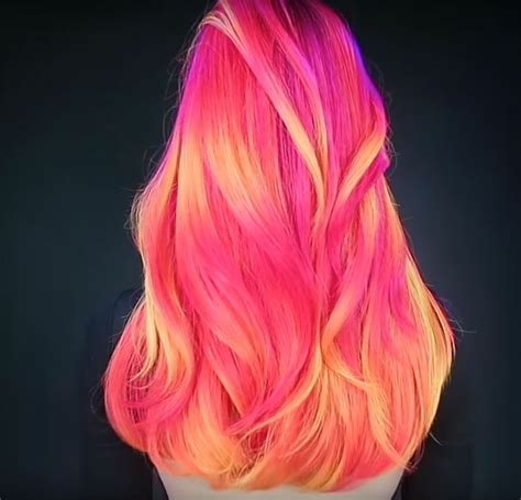 People Are Loving This New Glow In The Dark Hair Trend Bored Panda