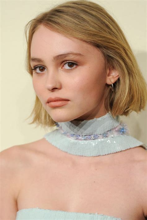 9 Reasons Why Lily Rose Depp Is Fashions Latest It Girl Lily Rose Lily Rose Depp Hair Cuts