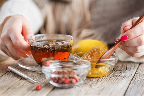 When your cat is sneezing a lot and suffering from a runny nose, you can't give her a spoonful of cold. 7 Natural Home Remedies for Cold and Flu - LearningHerbs