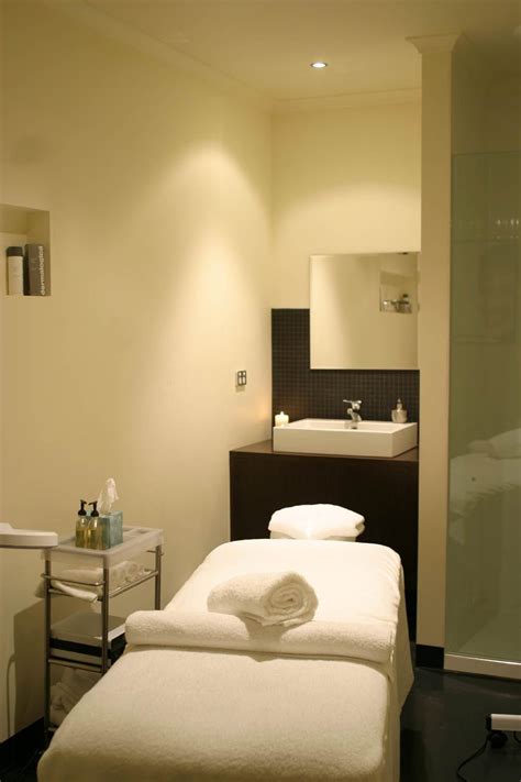Face Works Face Cleanse For Men Richmond Melbourne Beauty Treatment Room Spa Room Decor
