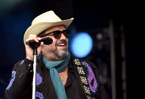 The Mavericks Liven Up A Rain Drenched Chevy Court At The Nys Fair