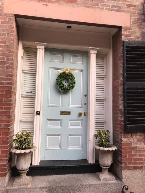 Ronny colbie used to be the lead floral designer for the soho house group and now runs his own floristry business. Christmas Wreath Ideas For Charming And Festive Front Doors