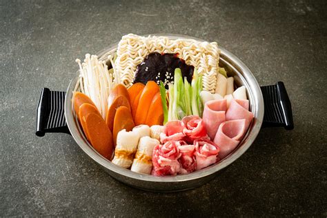 Sukiyaki O Shabu Hot Pot Al Estilo Coreano Foto De Stock En