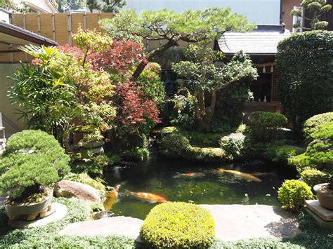Stroll through this enchanted garden in pennsylvania and feel as though you've stepped into an nestled in fairmount park, shofuso japanese house and garden first debuted as an exhibit for the. Pin by Carl Mitchell on Japanese Garden Idea | Japanese ...