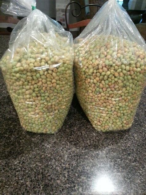 Two Bushels Of Crowder Peas To Put Up Crowder Peas Bushel Country Life