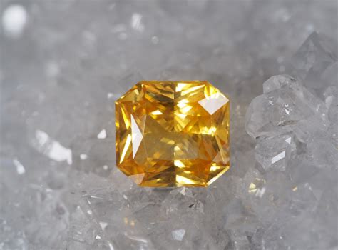 Goldgelber Safir aus Sri Lanka Foto & Bild | sonstiges, steine ...