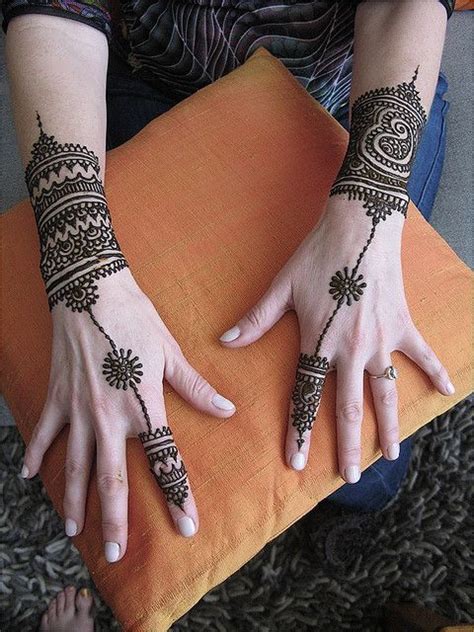 Mehndi ki dejain photo zoomphoto : Heena- The Haath Phool Style - Threads - WeRIndia