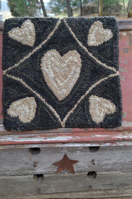 ☆plumrun creek☆ hooked rugs primitive hand hooked rugs hooked on a feeling thread and yarn
