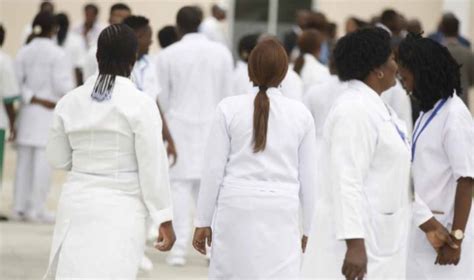 Médicos Angolanos Anunciam Manutenção Da Greve E Várias Manifestações Notícias De Coimbra