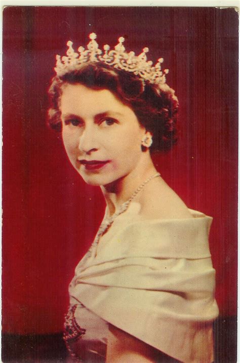 Rose Cest La Vie Queen Elizabeth Ii Here And Hair For Sixty Years