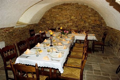 125 Best Fun Places to Eat in Orlando for Families and for Adults