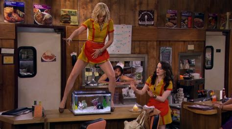 2 Broke Girls And The Fun Factory Review Sophie