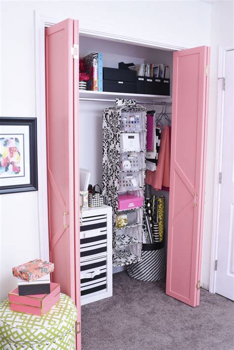 I only have one bifold door, not two. DIY Coral & Glam Bi-Fold Closet Door Makeover Tutorial | Monica Wants It