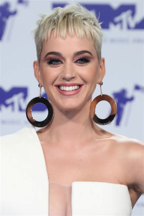 katy perry short hair blonde pixie crop glamour uk