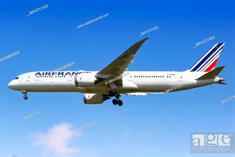 An Air France Boeing 787 9 Dreamliner With Registration F Hrbd Lands At