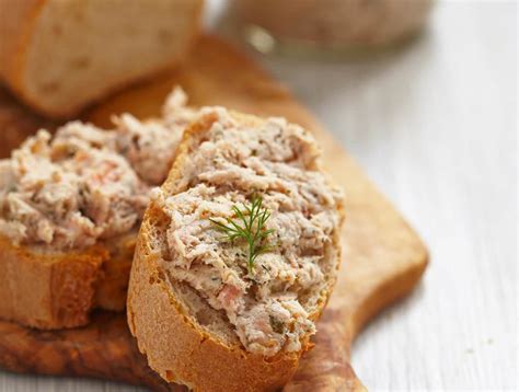 Rillettes aux deux saumons et chèvre frais à servir sur des toasts