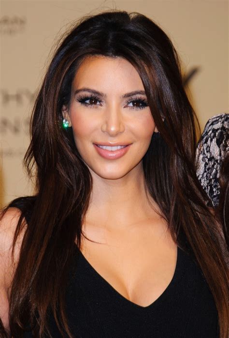 Kim Kardashian Biography Photos And Profile Global