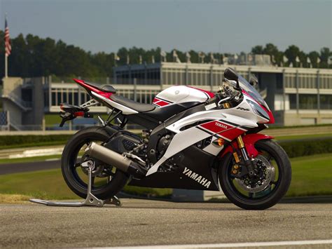 If you would like to get a quote on a new 2012 yamaha yzf r6 use our build your own tool, or compare this bike to other sport motorcycles.to view more specifications, visit our detailed specifications. 2012 YAMAHA YZF-R6 WorldGP 50th Anniversary Edition