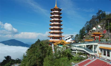 The chin swee caves temple (chinese: Chin Swee Caves Temple, Taoist temple on Genting Highlands ...