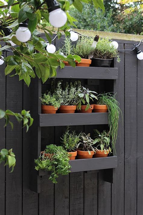 Cool 24 Diy Outdoor Planters For Herbs And Vegetables