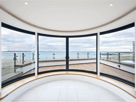 Curved Windows ‘thrust For The View At Promenade House