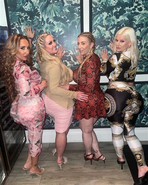 So Much Ass In One Pic Rrichelleryan
