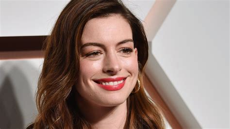 Anne Hathaway I Stopped Apologising When I Became A Mother Ents