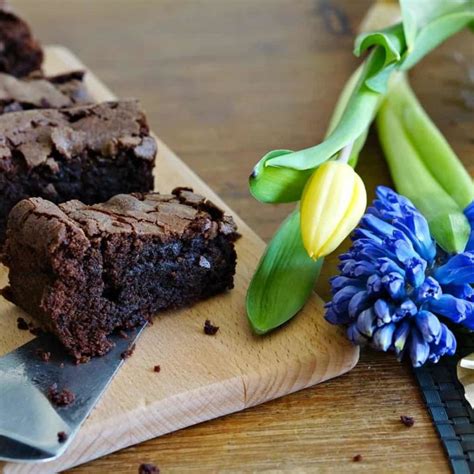 easy chocolate brownie recipe  tastiest  extraordinary chaos