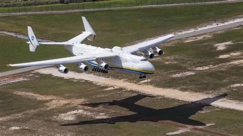 Antonov An 225 Mriya The Worlds Biggest Plane Arrives In Perth