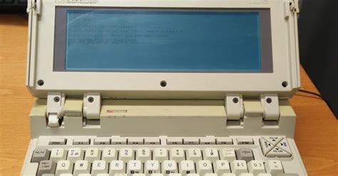 Sakarin Kurssit Bondwell Model 8 An Old Laptop From The 80s