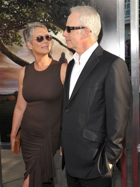 Jamie Lee Curtis Fell In Love With Her Husband After Seeing His Picture