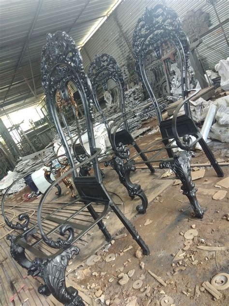 Namun pernahkah anda terpikir bagaimana asal muasal pagar? Пин на доске Jual ornamen besi tempa,minimalis,klasik ...