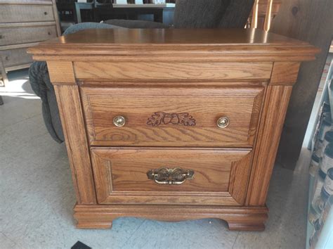 2 Drawer Broyhill Nightstand Roth And Brader Furniture