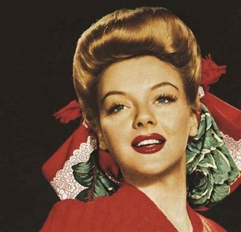 Hairstyles of women had achieved broad variations from grow old to time. 1940s Hairstyles - Memorable Pompadours | Glamour Daze