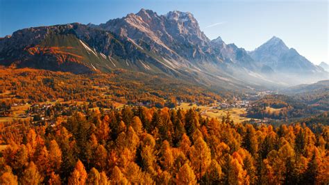 Seven Destinations To Admire The Most Beautiful Autumn